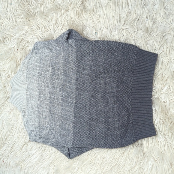 Banana Republic sweater - Picture 2 of 4